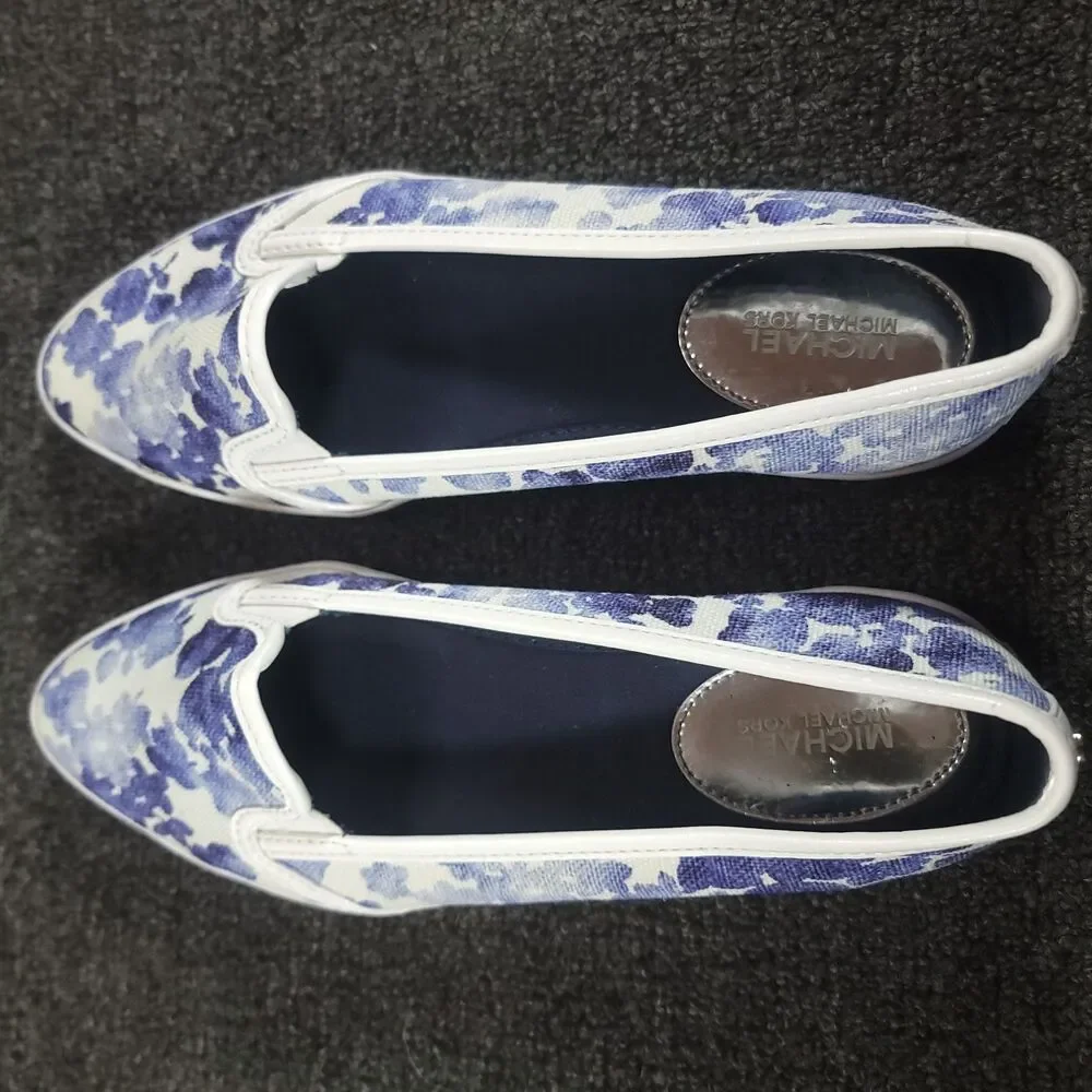 Michael Kors Size 7.5M  Flats Slip On Canvas Shoes Blue White Floral Print - Picture 7 of 9